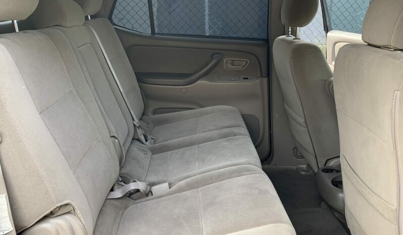 2006 Toyota Sequoia SR5 3RD Row Seating full