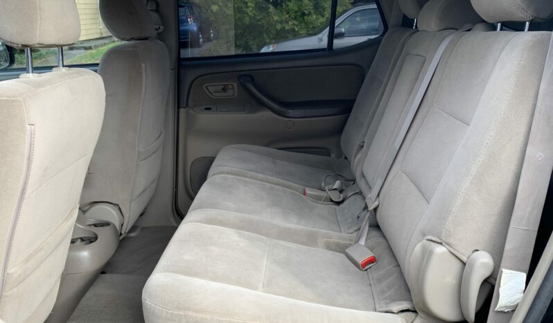 2006 Toyota Sequoia SR5 3RD Row Seating full